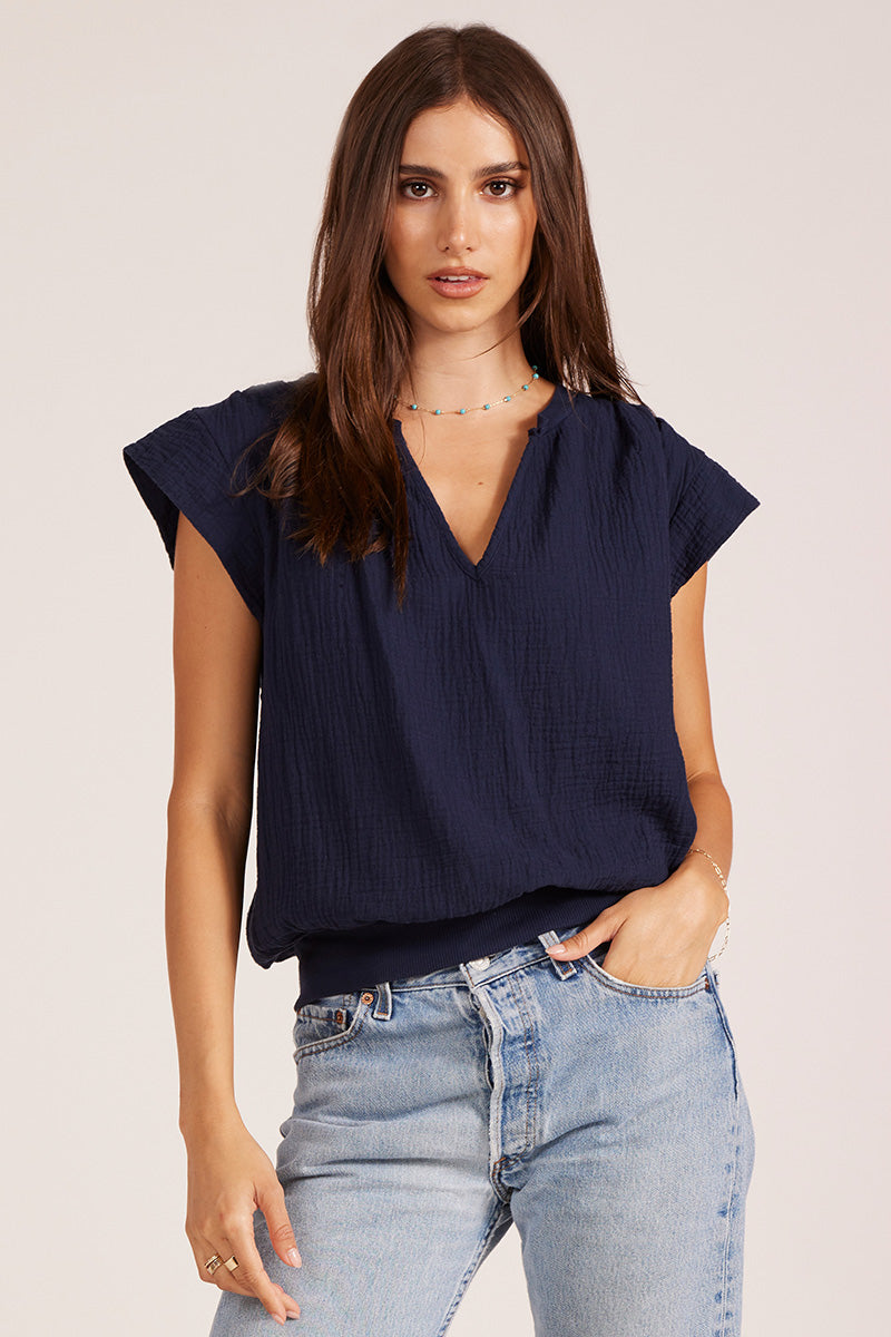 GWEN SPLIT NECK TEE