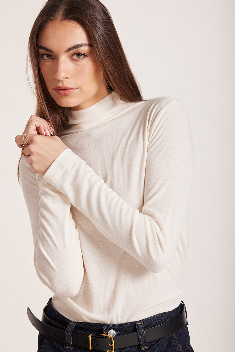 MODERN MOCK NECK
