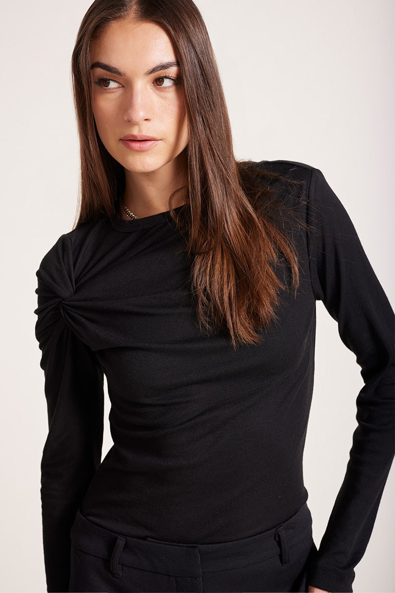 KNOT TWIST TEE