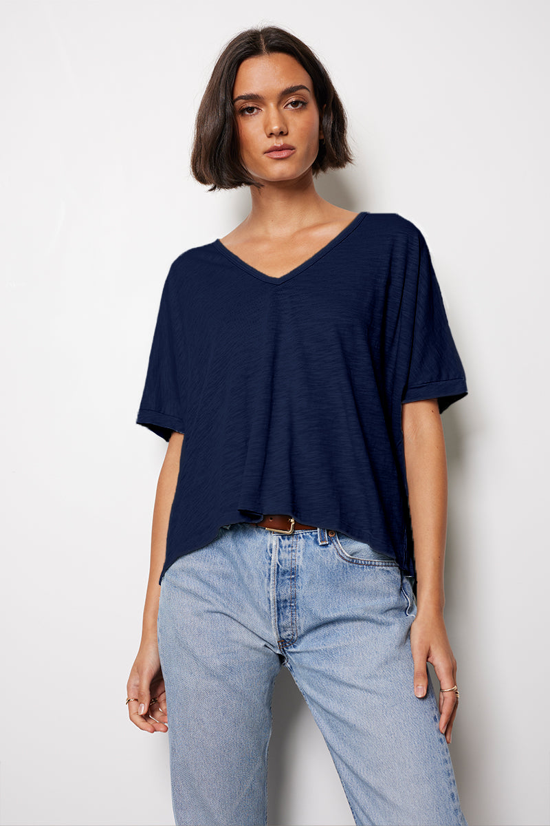 OVERSIZE V-NECK BOXY TEE