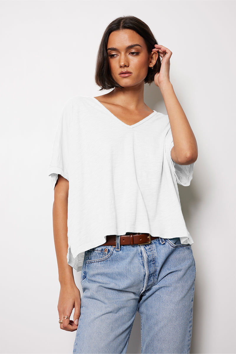 OVERSIZE V-NECK BOXY TEE