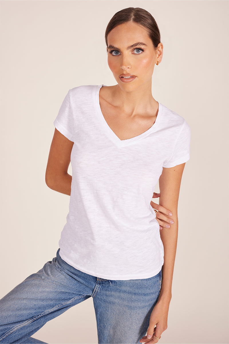 SLIM V-NECK TEE