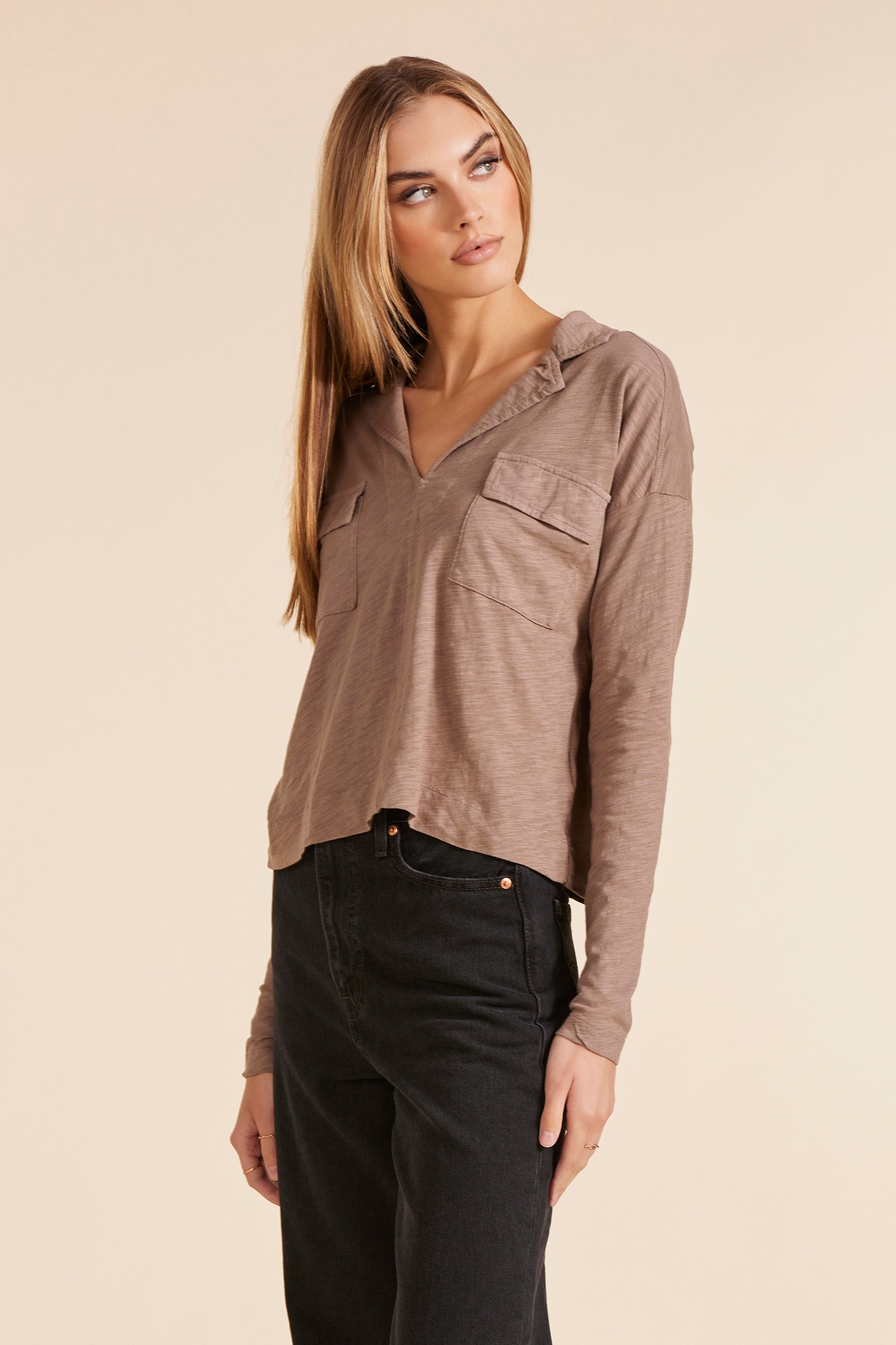 COLLARED LONG SLEEVE TEE