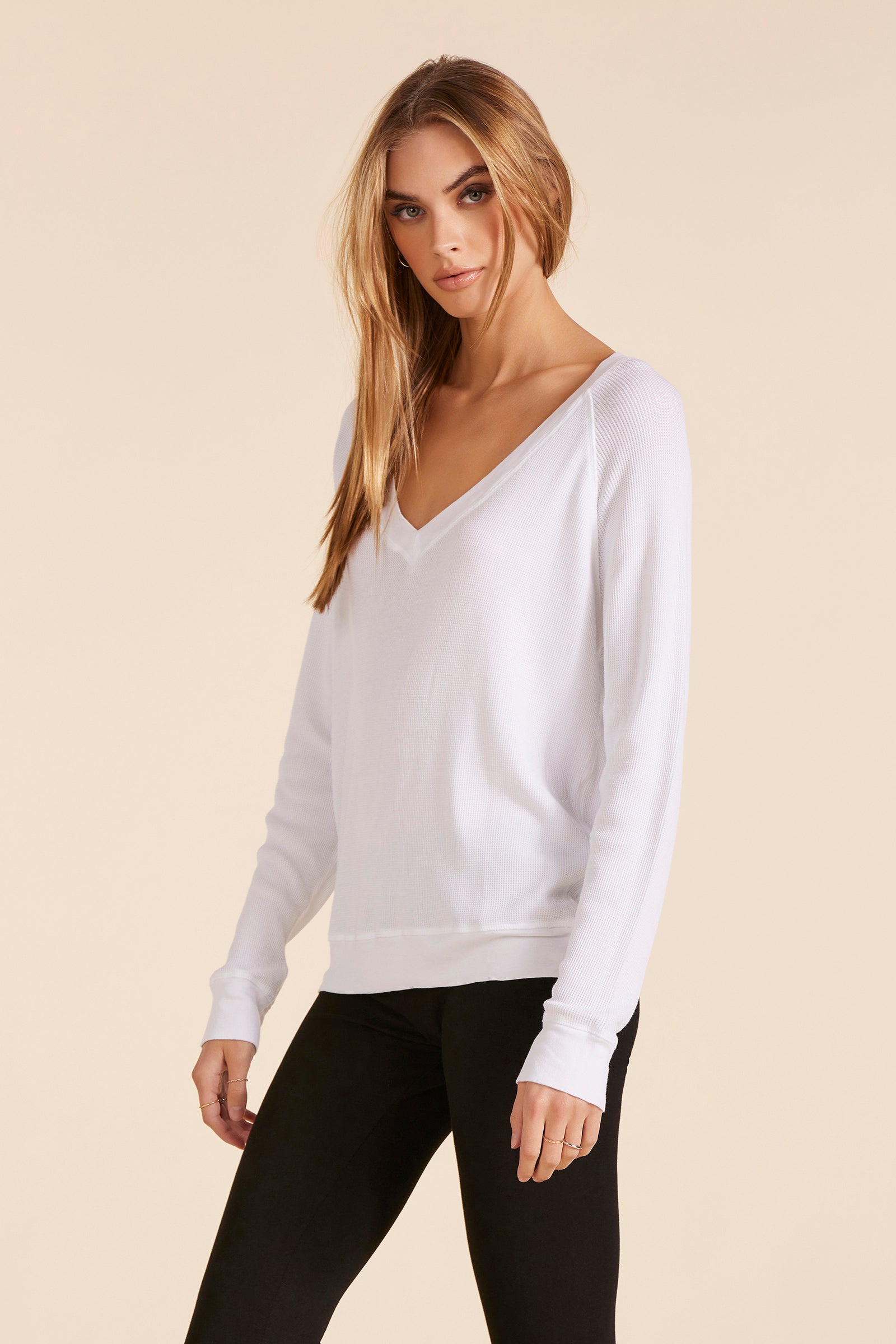 V-NECK BOYFRIEND LONG SLEEVE TOP