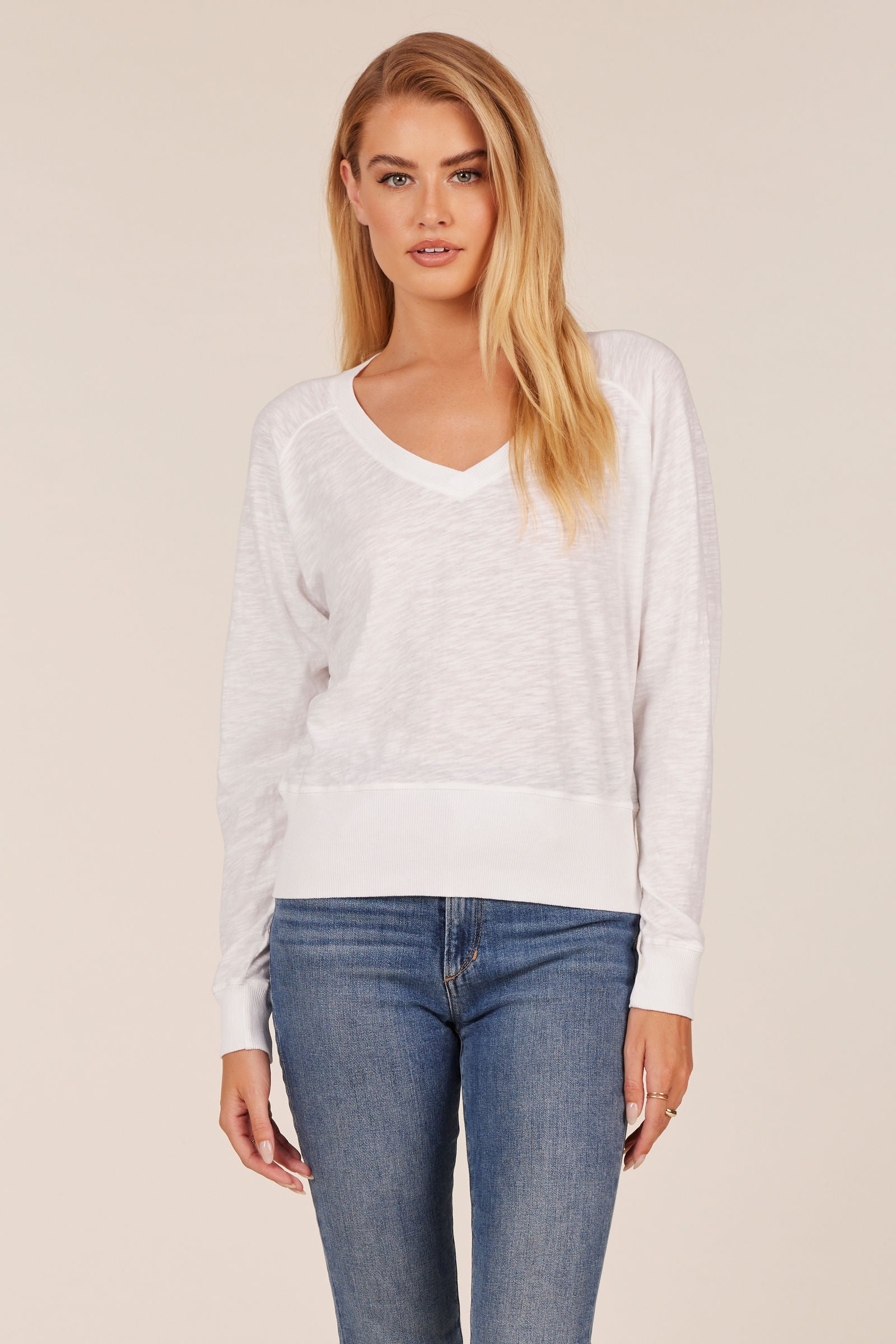 V-NECK RAGLAN LONG SLEEVE