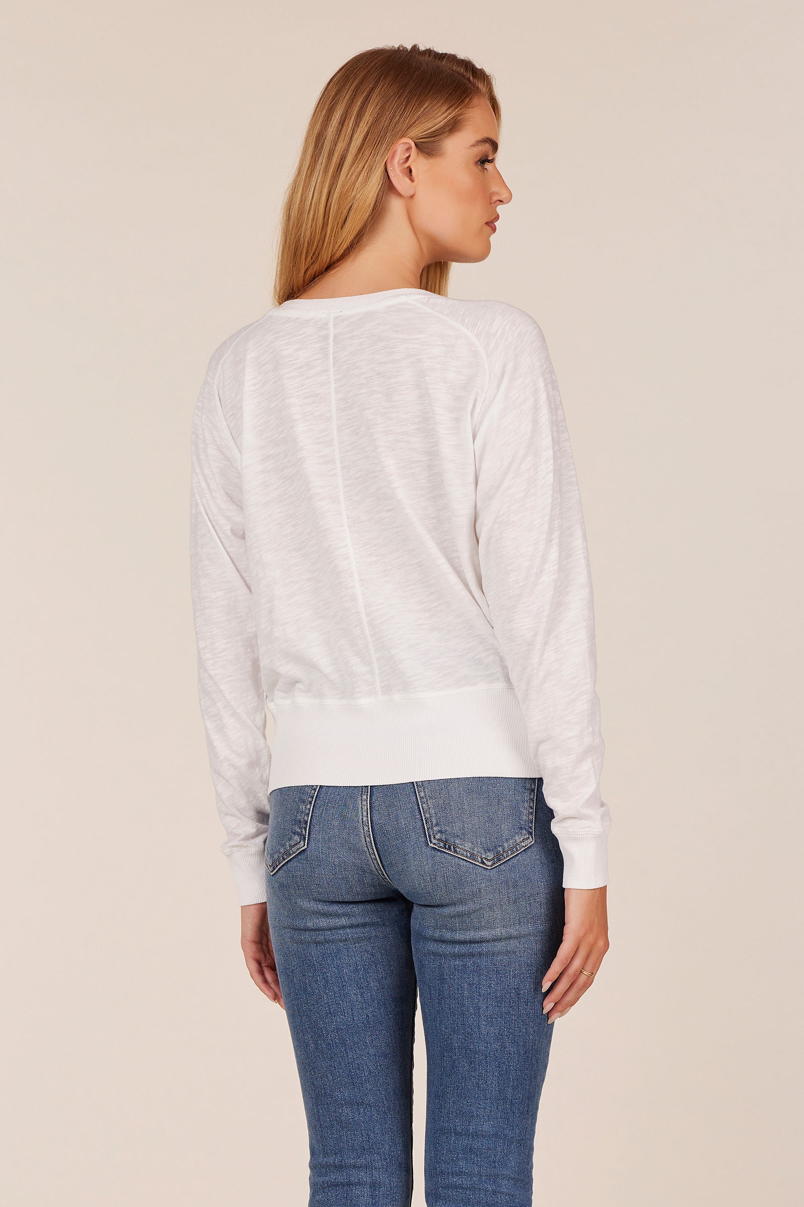 V-NECK RAGLAN LONG SLEEVE