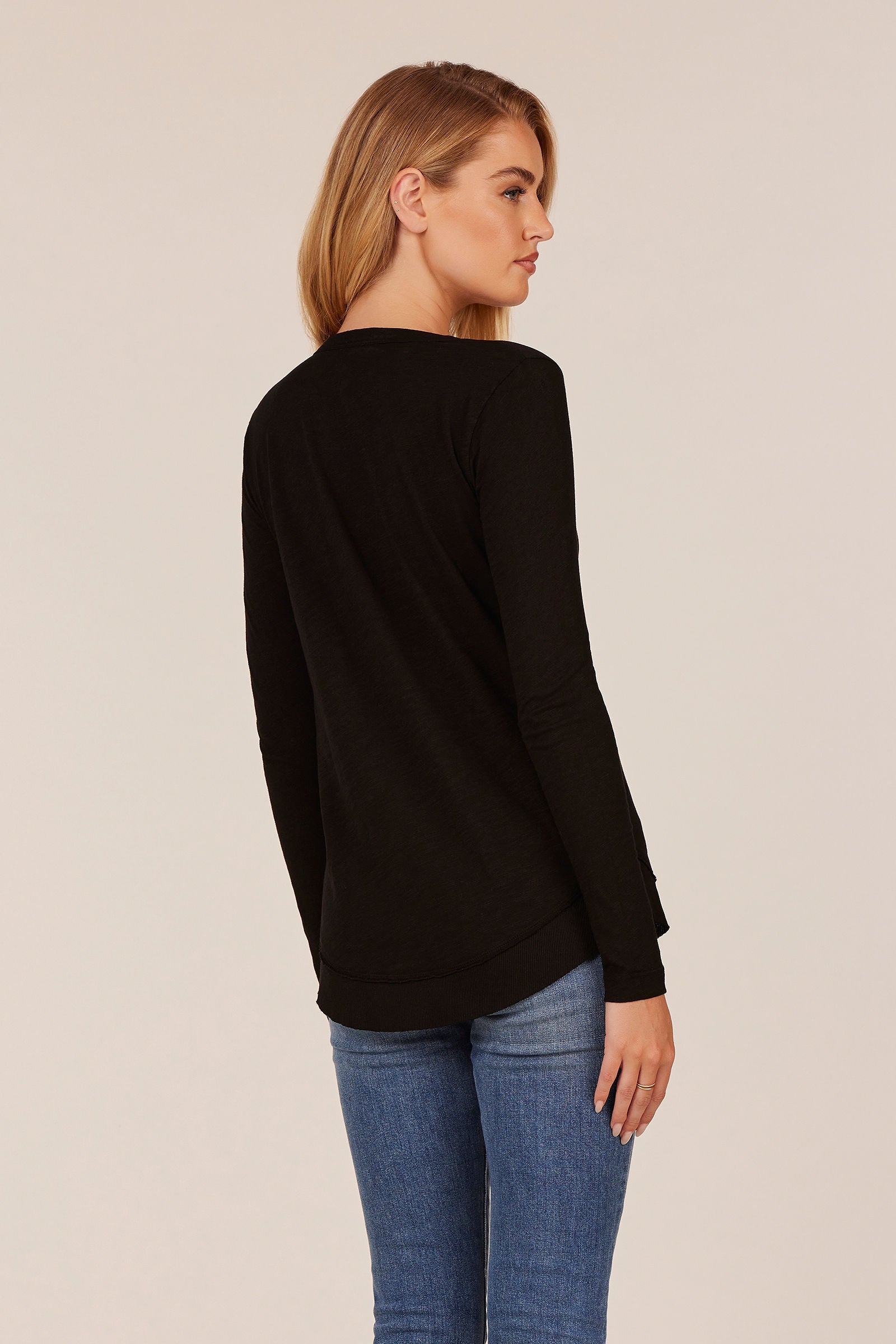 Long Sleeve Round Hem Tee