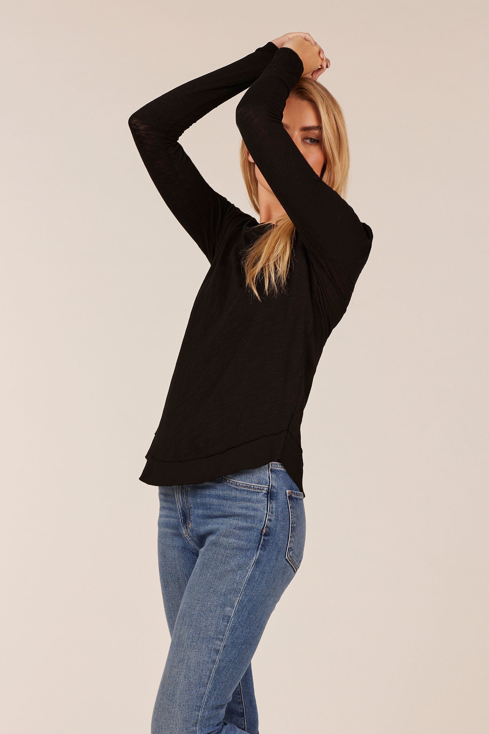 Long Sleeve Round Hem Tee