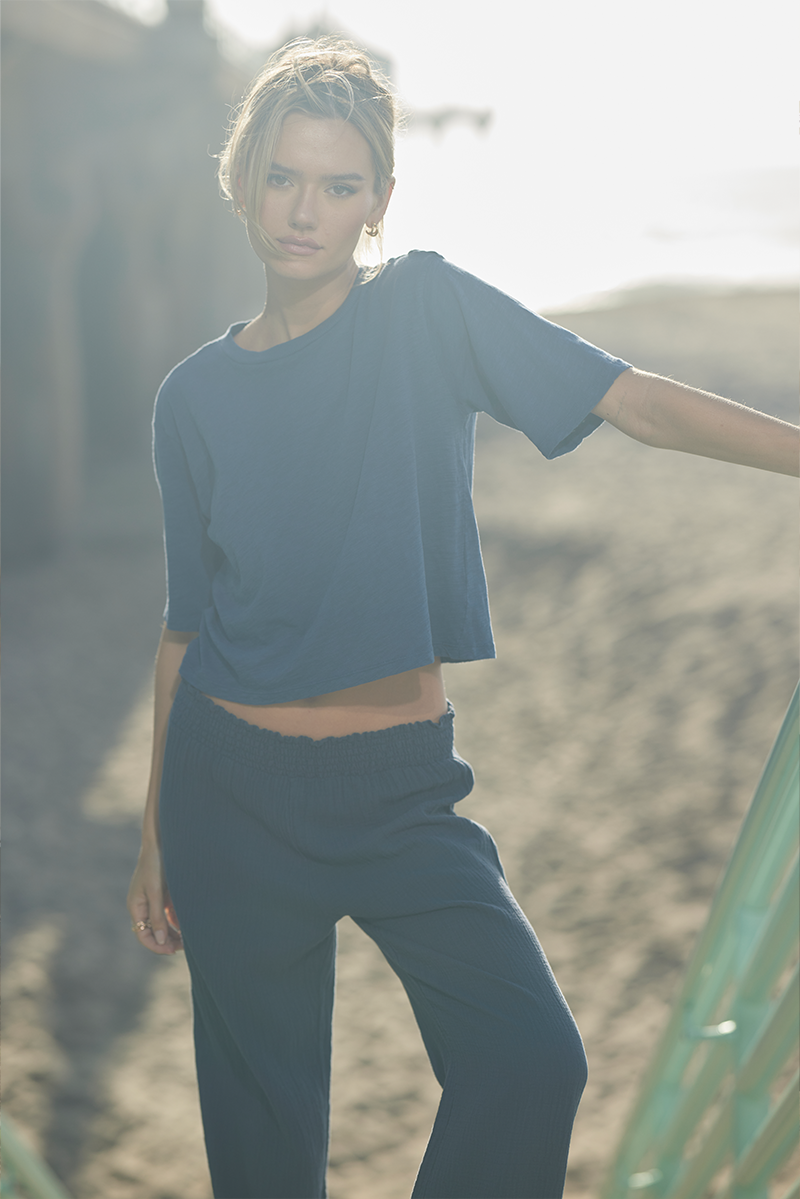 CENTER BACK SEAM CROP TOP