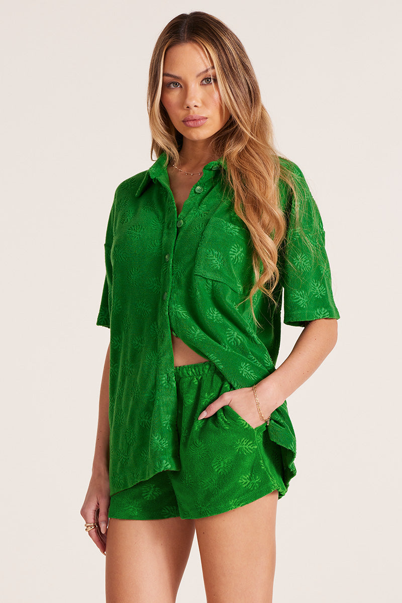 COLLARD BUTTON DOWN SHIRT