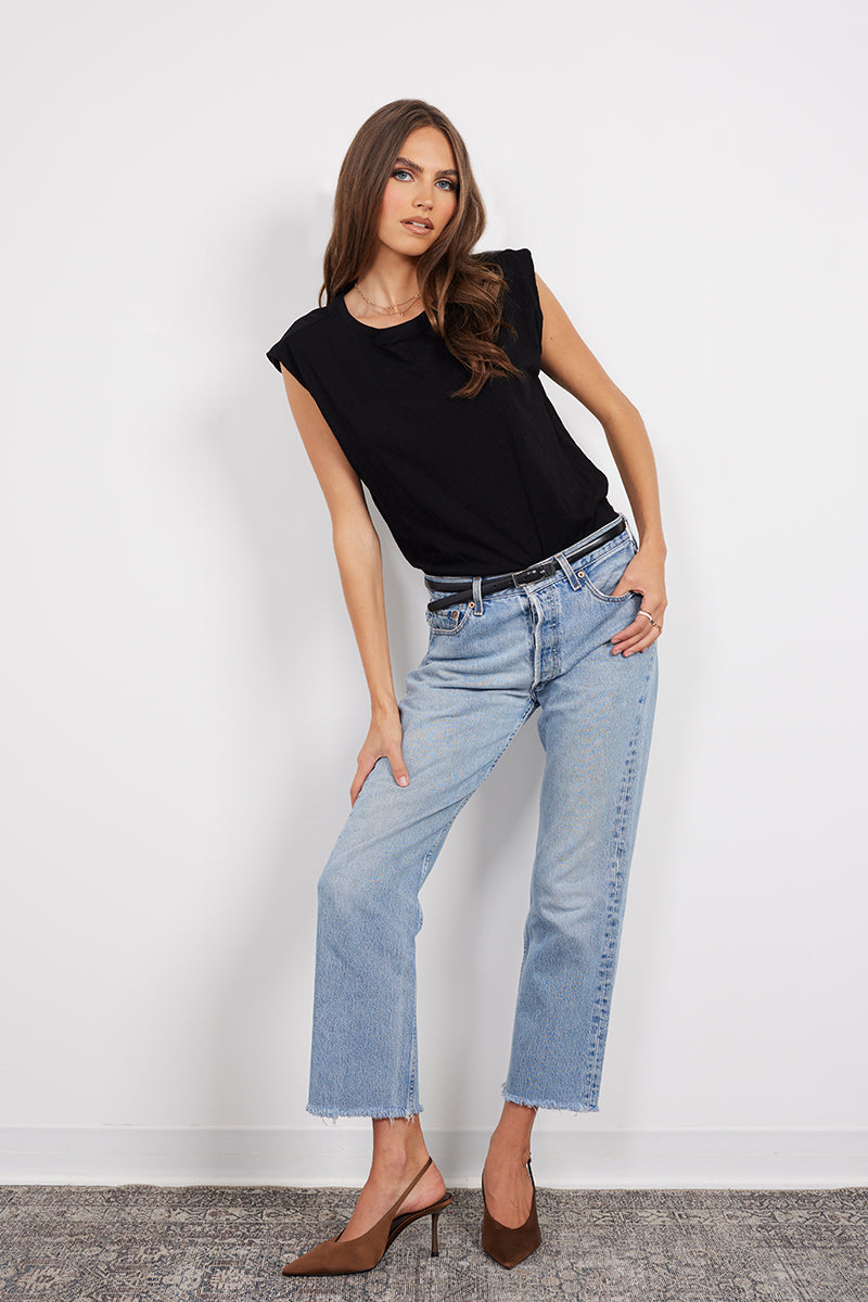 SLEEVELESS CREWNECK
