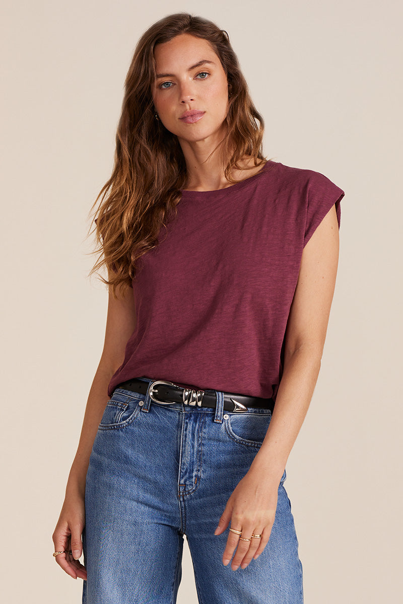 SLEEVELESS CREWNECK
