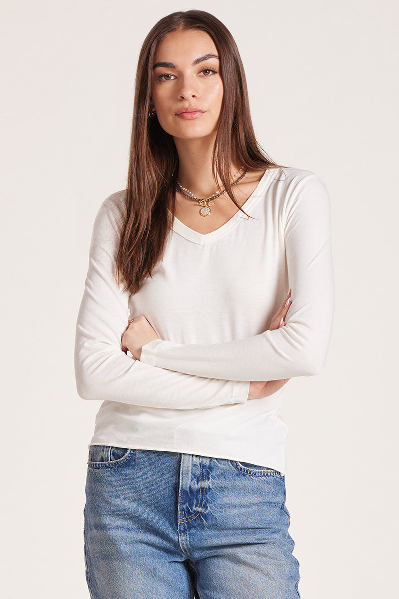 SEAMED V-NECK