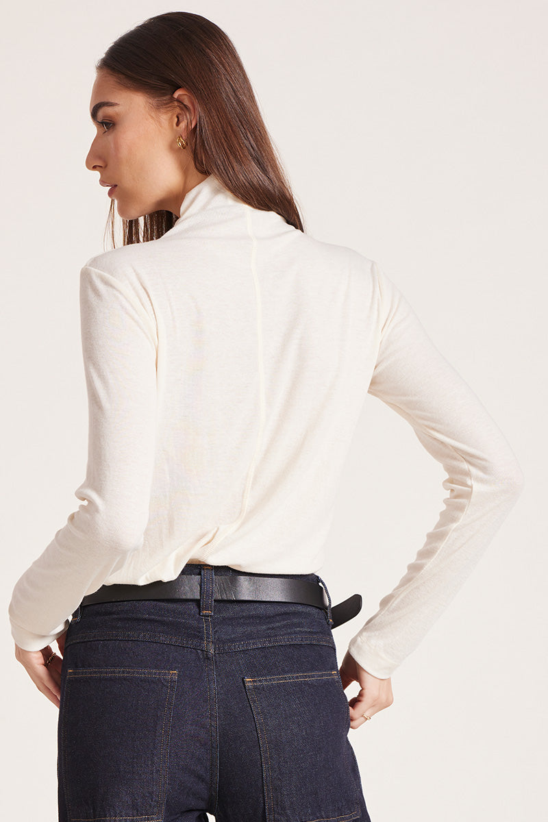 MODERN MOCK NECK