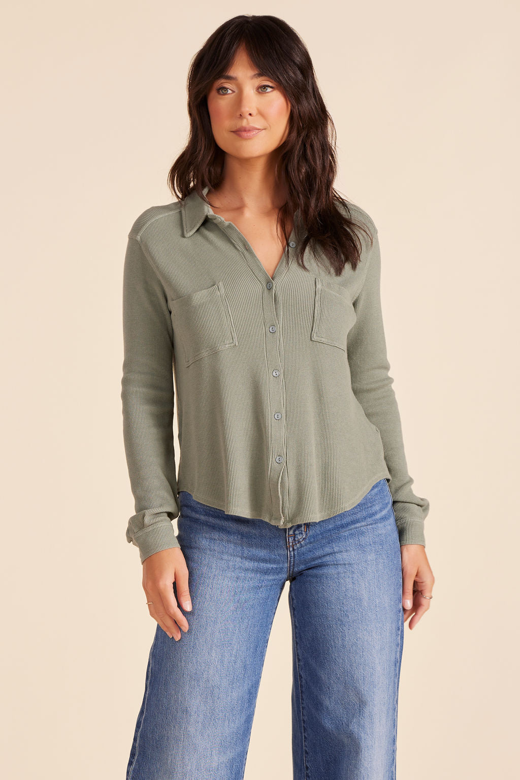 COLLARED BUTTON DOWN