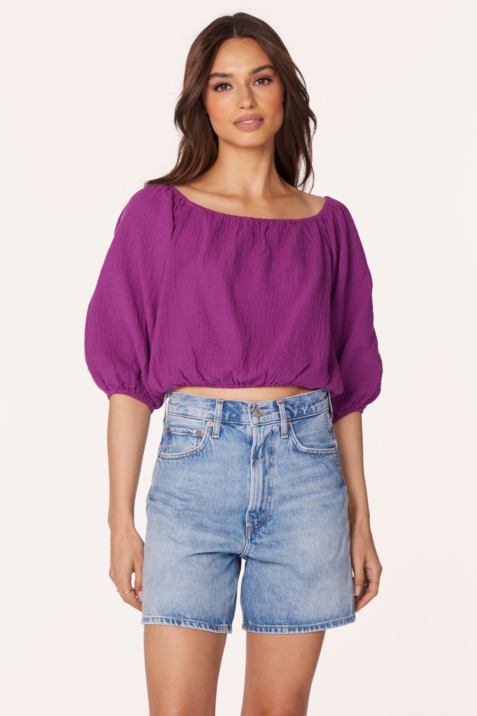 BOATNECK SHIRRED 3/4 SLEEVE TOP