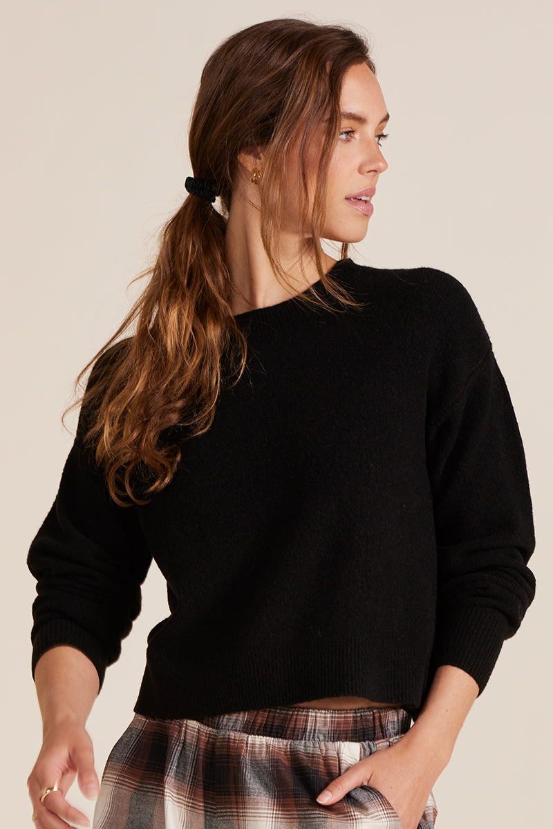 CREWNECK BOXY SWEATER